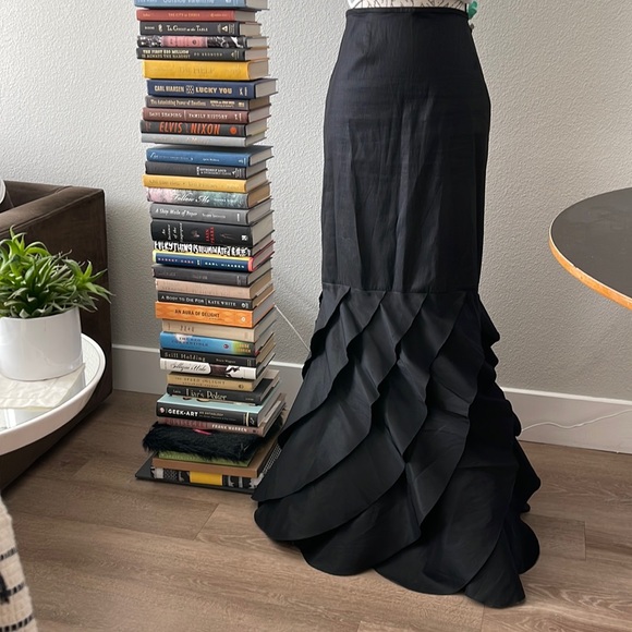 Tadashi Shoji Dresses & Skirts - Tadashi Black Mermaid Ruffle Skirt